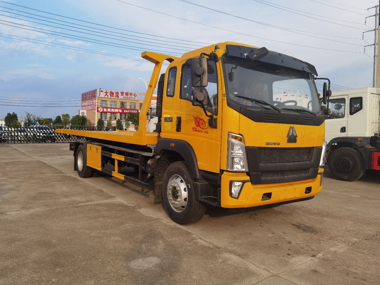 重汽豪沃黃牌清障車