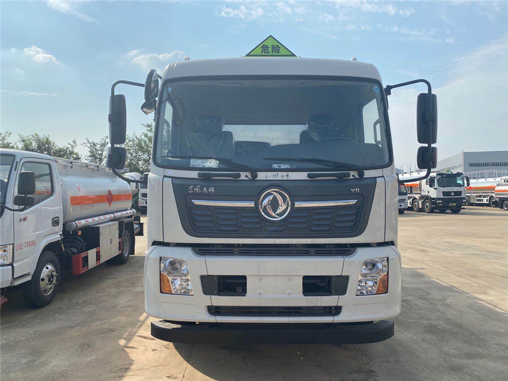 12.7方東風(fēng)天錦單橋 油罐車