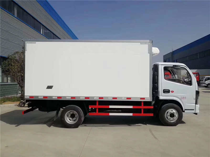 東風(fēng)多利卡D6冷藏車