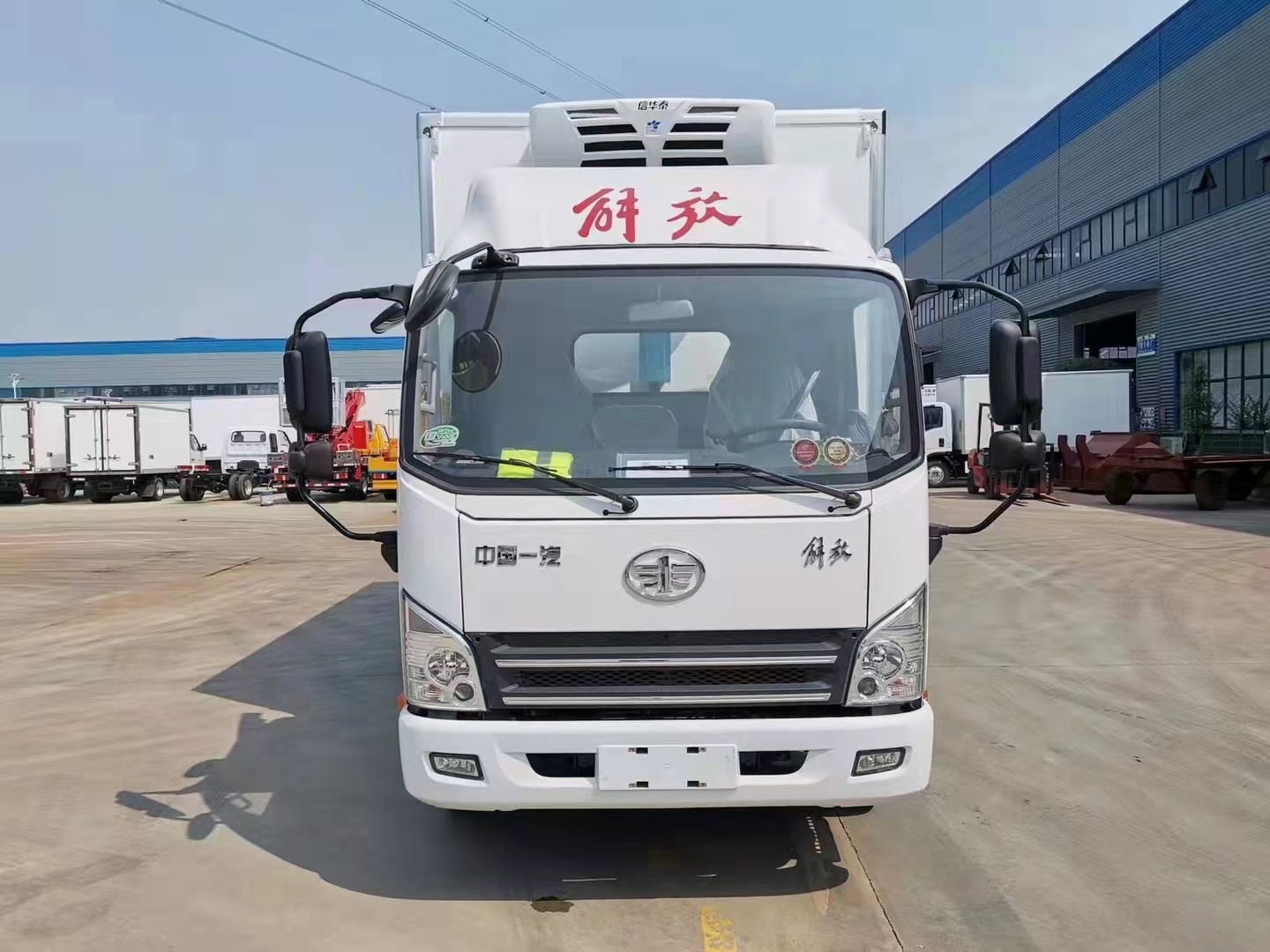 解放德威150馬力4.2米冷藏車