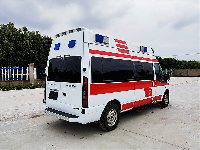 福特新時(shí)代長(zhǎng)軸ABS一體化內(nèi)飾救護(hù)車(chē)
