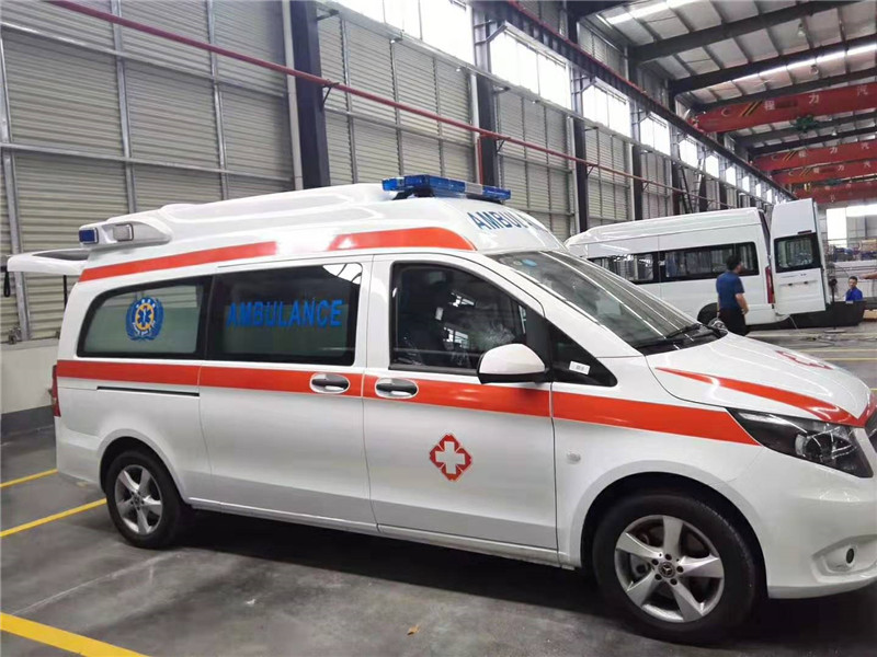 奔馳威霆豪華監護型救護車