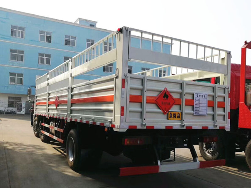 天錦8.6米(15.6噸)氣瓶車